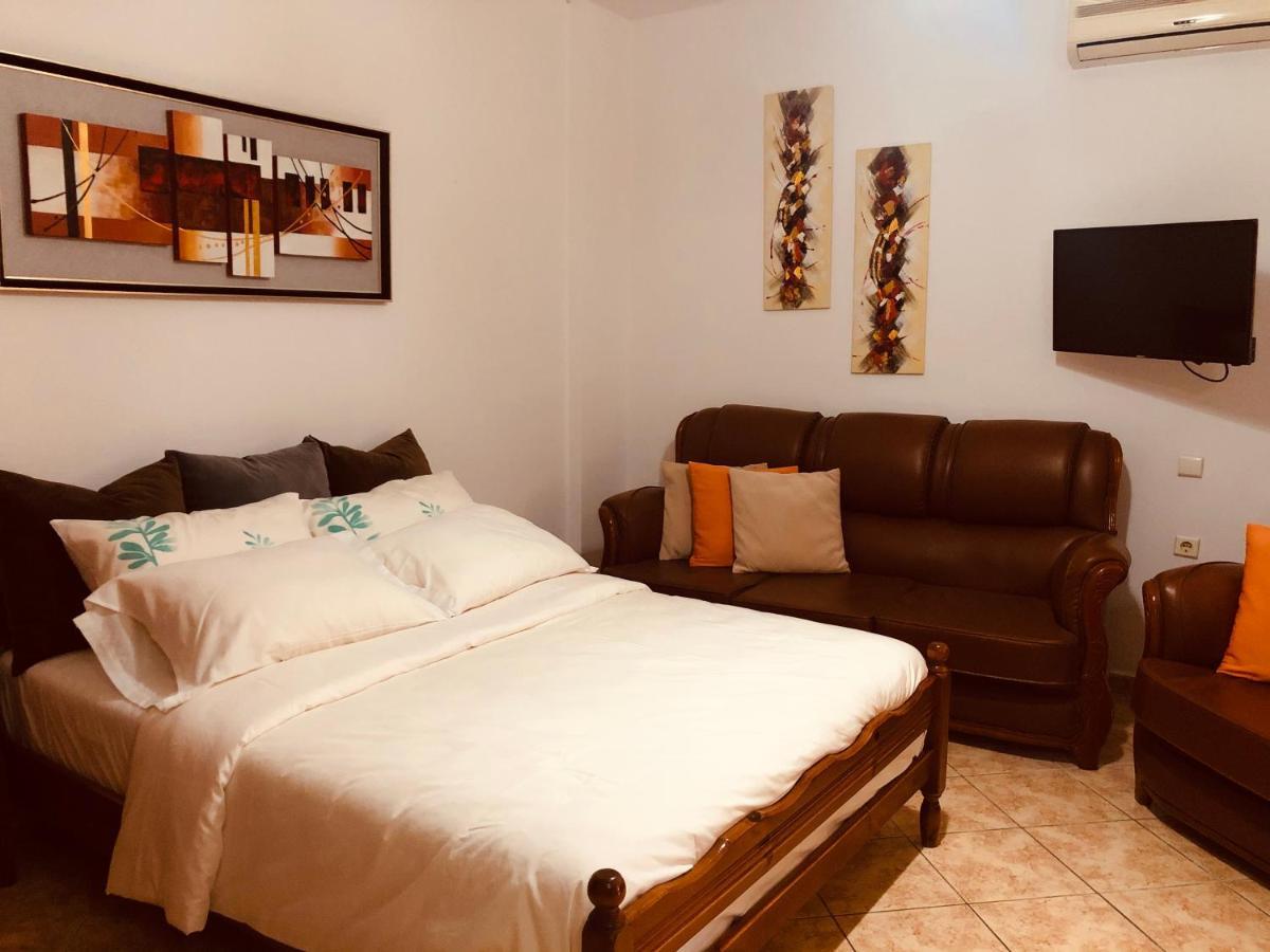 Flora Apartments Saranda Extérieur photo