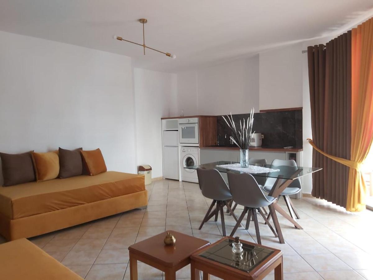 Flora Apartments Saranda Extérieur photo