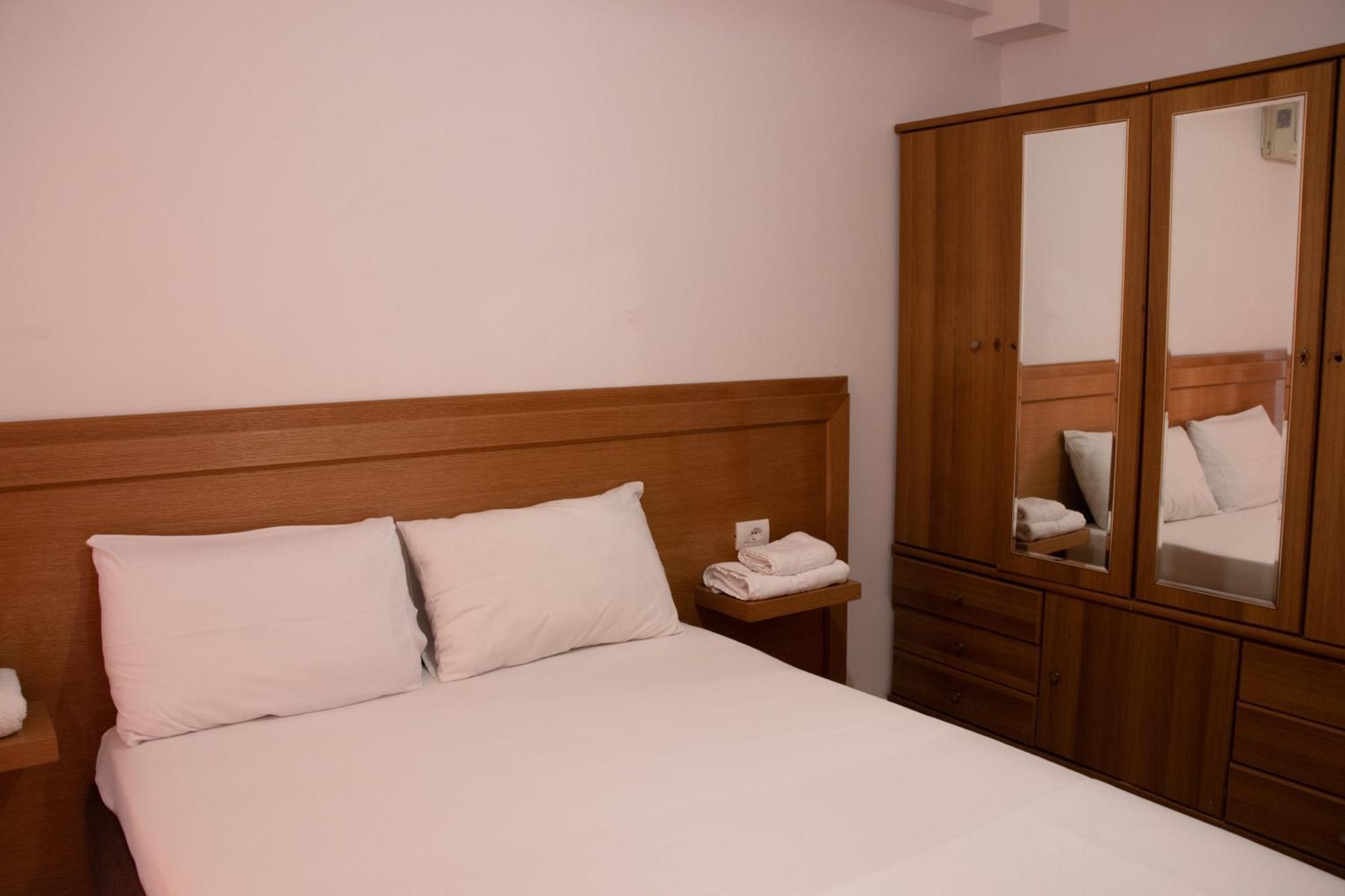 Flora Apartments Saranda Extérieur photo