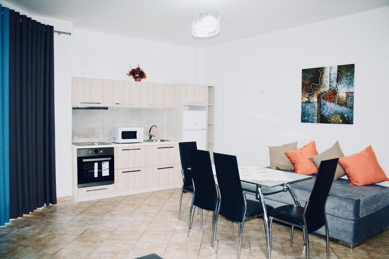 Flora Apartments Saranda Extérieur photo